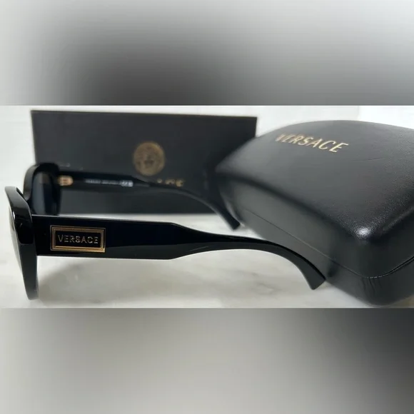 NEW VERSACE BLK CAT EYE, GOLD HARDWARE, ORIGINAL BOX, BOOKLET, MICROFIBER CLOTH - Picture 4 of 10